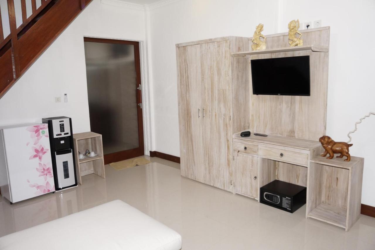 Aldi'S Bungalow Bed and Breakfast Kuta  Buitenkant foto